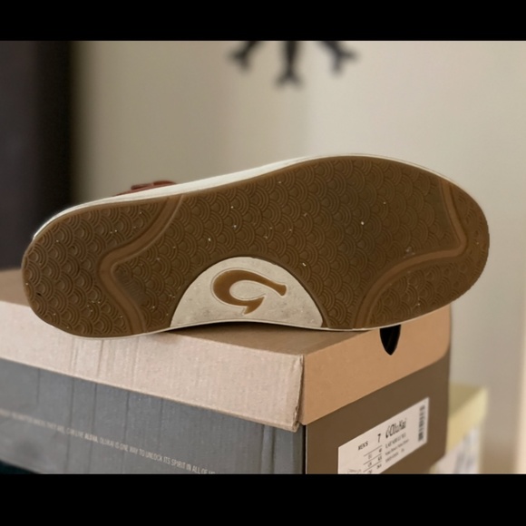 OluKai, Lae‘ahi Lī ‘Ili, Men’s Waterproof Leather Sneakers, size 7 - Picture 3 of 4